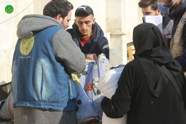 البدء في توزيع المساعدات الطارئة على أهلنا المتضررين من الزالزل